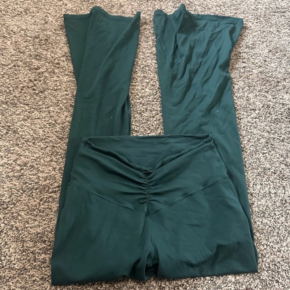 OFFLINE By Aerie Real Me High Waisted Ruched Flare Legging Size Large - Picture 2 of 4